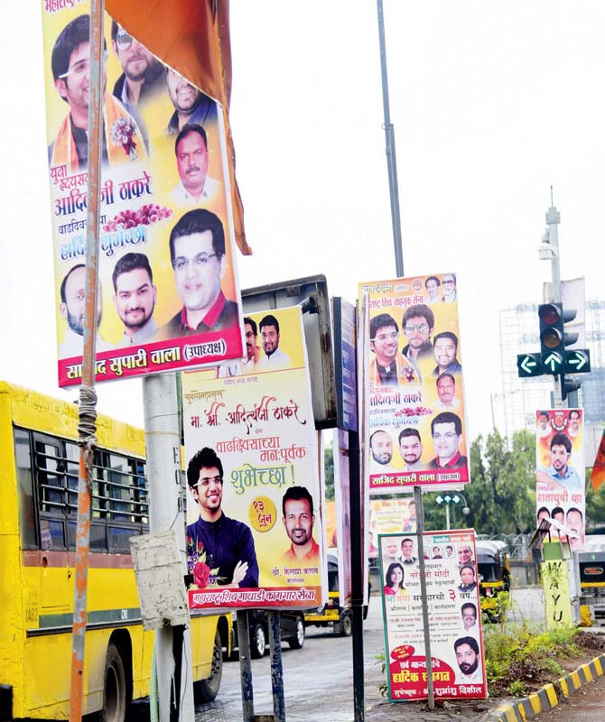 Banners wishing Yuva Sena chief Aaditya Thackeray line the roads in Kalanagar, Bandra. Pics/ Sameer Markande