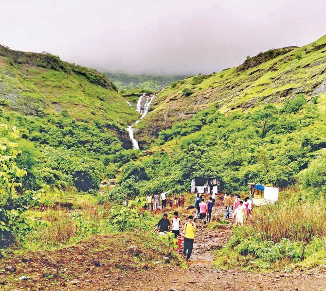 Lakhs of tourists visit the Bhivpuri waterfall every monsoon