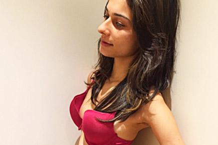 Actress Aneri Vajani poses in lingerie, gets shamed for being skinny