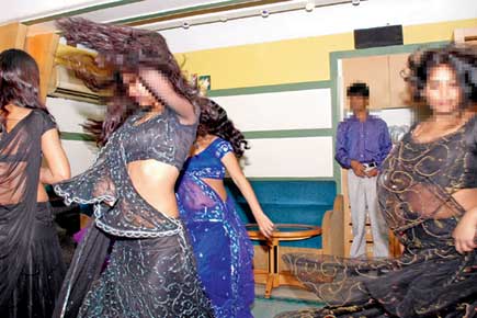 Pimps get Mumbai's bar dancers addicted to 'meow meow' drug