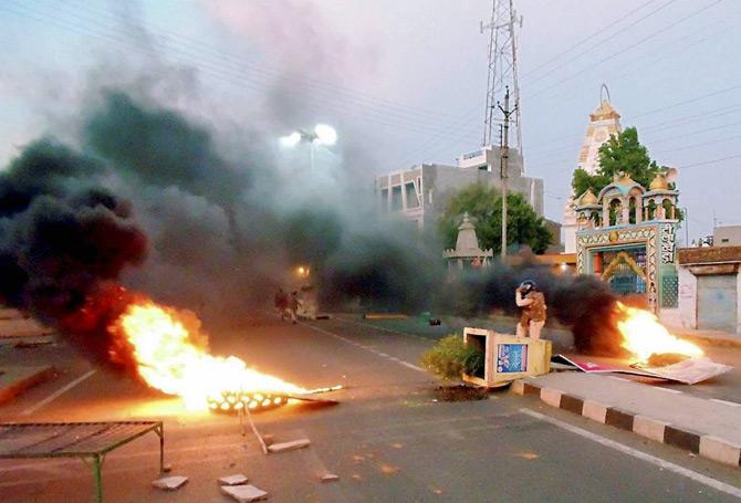  A scene after violent clashes between farmers and the police at Pipliya in Mandsaur district of MP on Tuesday. At least five farmers were killed and four others injured in firing by police on farmers, who have been protesting for a week demanding loan waiver and fair price for their produce. Pic/PTI