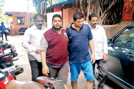 Mumbai Crime: Punters betting on India-Pakistan Champions Trophy match held