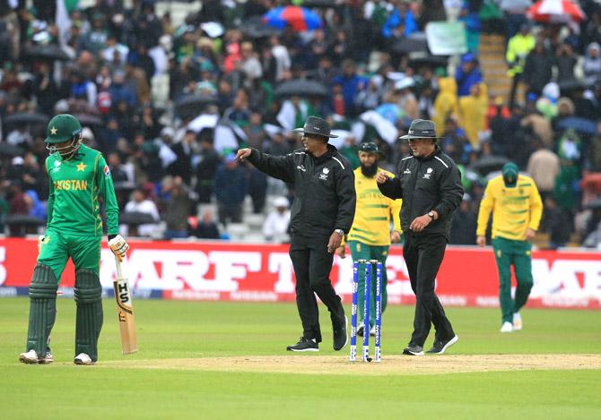 Rain delays play during the ICC Champions trophy match between Pakistan and South Africa at Edgbaston in Birmingham on June 7, 2017. Pic/AFP
