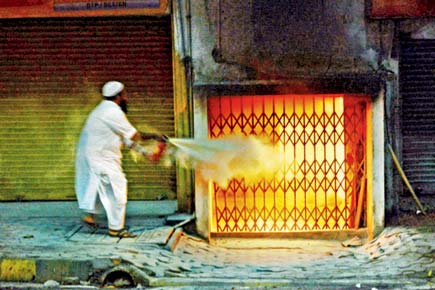 Mumbai: Trapped 78-year old rescued from fire in Andheri society