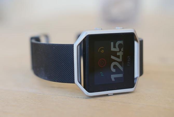 Fitbit devices accurately tracks sleep stages: Study