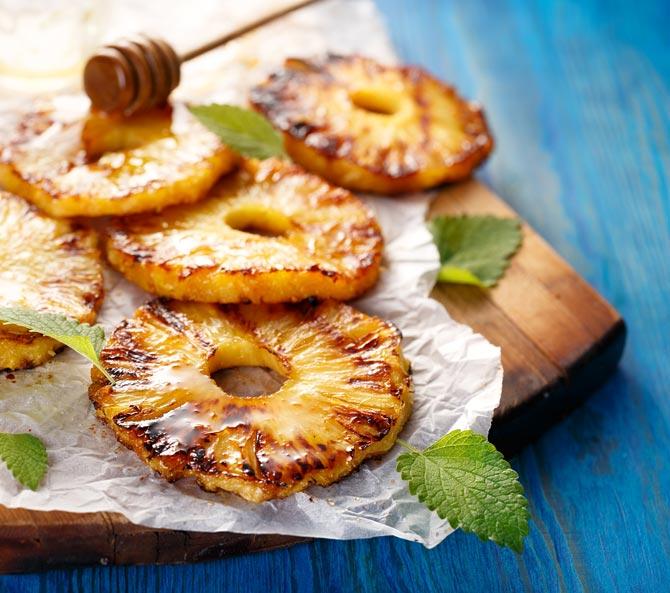  Recipe of the week: Grilled Pineapple with Spiced Caramel sauce