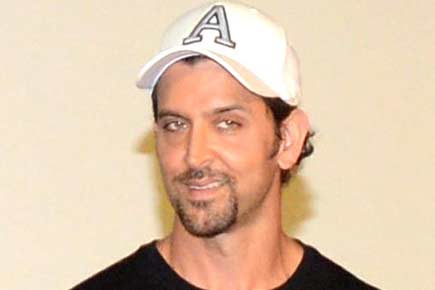 Hrithik Roshan rubbishes reports of misbehaving with a female fan