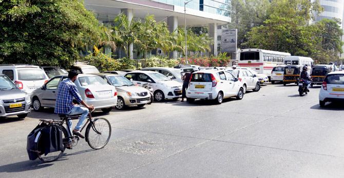 Six Uber drivers have petitioned the HC against the state taxi rules. Representational Image