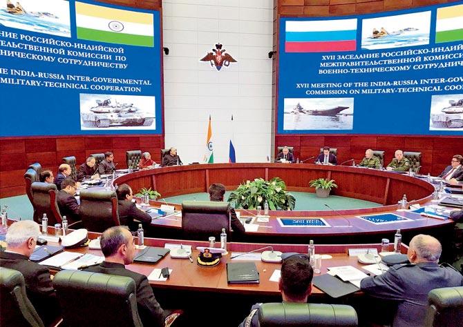 Union Minister of Finance, Corporate Affairs and Defence Arun Jaitley and Russian Defence Minister General Sergey Shoigu during the IRIGC-MTC meeting in Moscow on Friday Pic/PTI