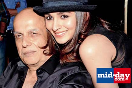 Bollywood stars pay tribute to their 'heroes' on Father's Day 