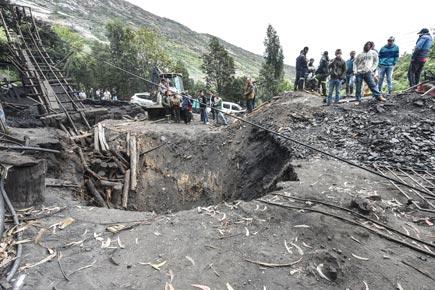 Eight killed in Colombia mine blast