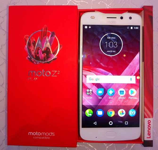 Motorola launches Moto Z2 Play in India with four new Moto Mods