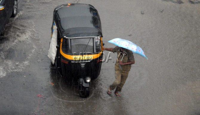 Weather experts are predicting heavier rainfall for Mumbai in the next 48 hours
