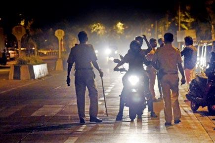 Mumbai: Four thrash cops carrying out drive against drunk driving
