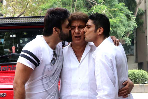 Photos: Raj Babbar celebrates birthday with sons Prateik, Arya
