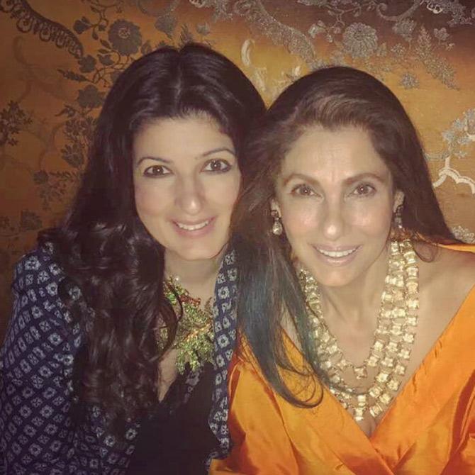 Twinkle Khanna and mom Dimple Kapadia look like doppelgangers in this new photo