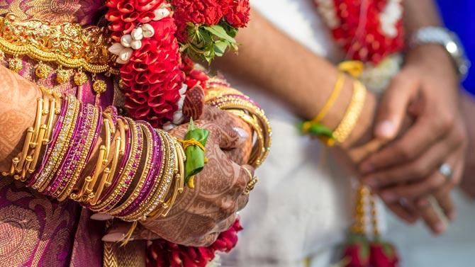  Bride cancels wedding after she catches groom chewing gutka during rituals