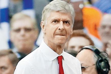Arsene Wenger signs two-year contract with Arsenal