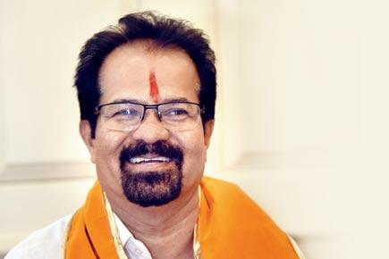 Shiv Sena mayoral candidate all set to take out the trash