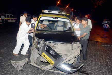 Driver injures head as taxis collide in south Mumbai