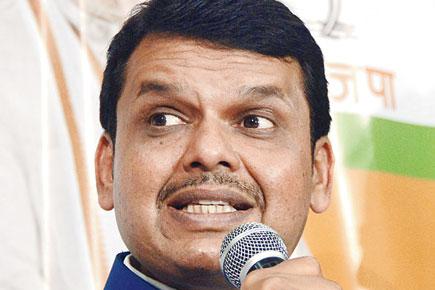 Maharashtra CM asks government employees to lead healthy life