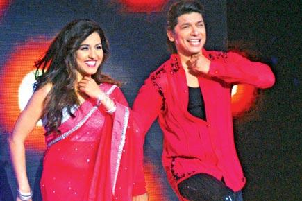 Neeti Mohan and Shaan match steps on the set of a music reality show