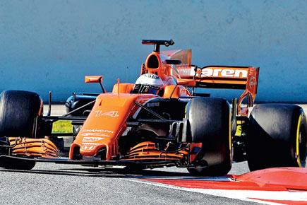 F1: Fernando Alonso's McLaren stalls twice during practice