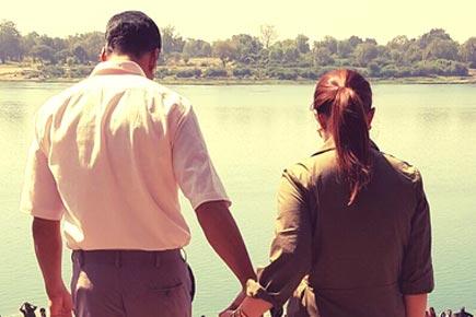 Clicked! Akshay Kumar and Twinkle Khanna spotted holding hands