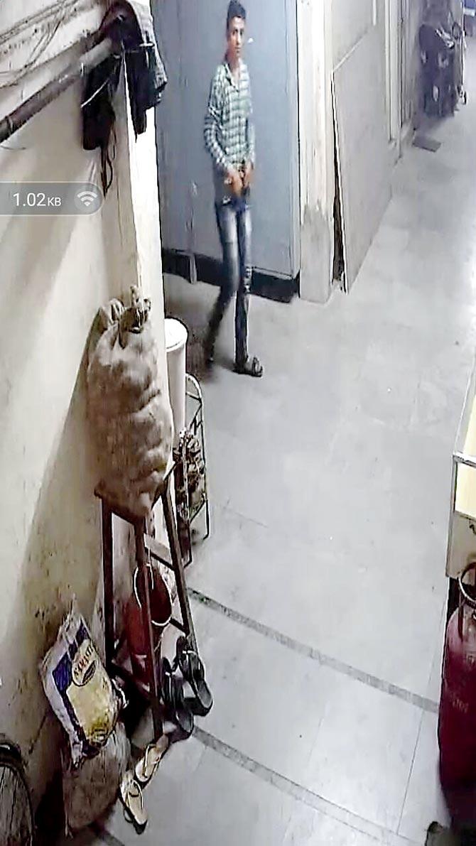 A CCTV footage shows the thief