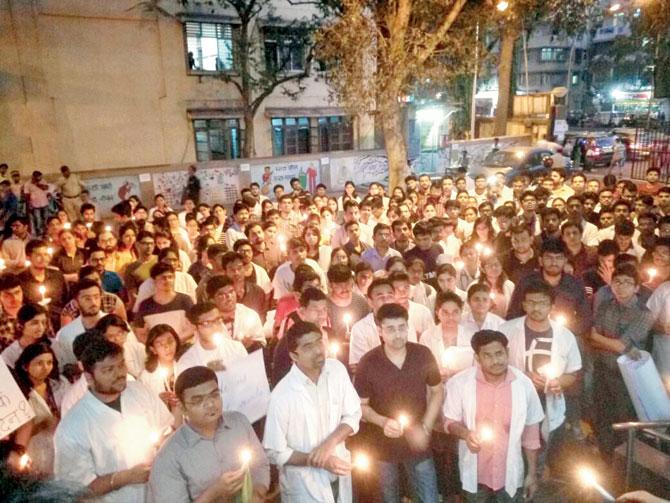 Doctors of Sion Hospital went on a strike and held a candle march after a patient