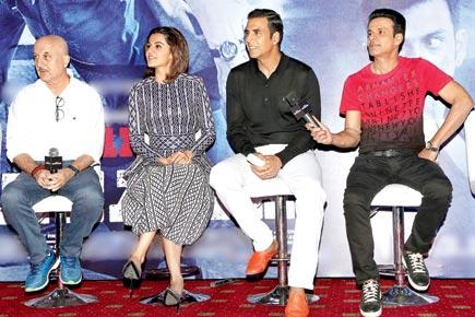 When Manoj Bajpayee handed the mike to Akshay Kumar to tackle a question