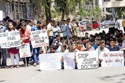 3,000 Maharashtra resident doctors remain on mass leave