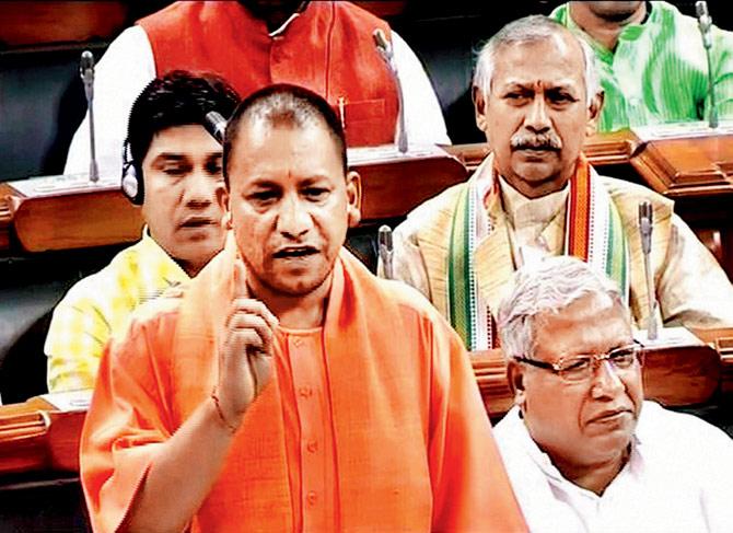  Uttar Pradesh bans chewing paan, paan masala in offices