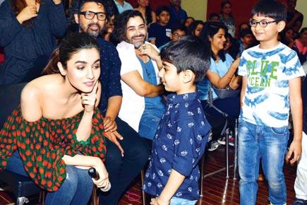 Aww! Look who lined up to kiss Alia Bhatt