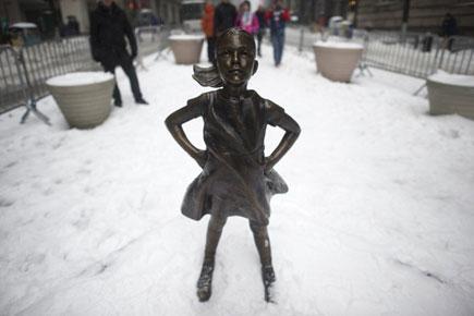 'Fearless Girl' statue to remain on Wall Street