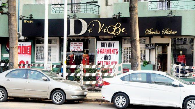 In the  past five months, two incidents of theft and two break-in attempts at Di Vibe have been reported. Pic/Datta Kumbhar