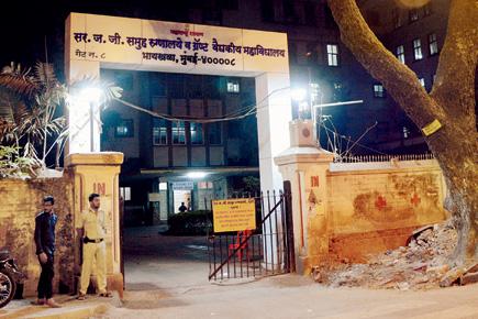 Mumbai hospitals turn fortresses after another doctor attack