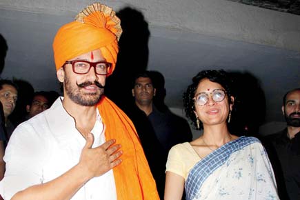 Aamir Khan celebrates his 52nd birthday with Phogat family