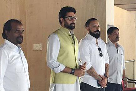 Abhishek Bachchan visits Suniel Shetty after his father passes away