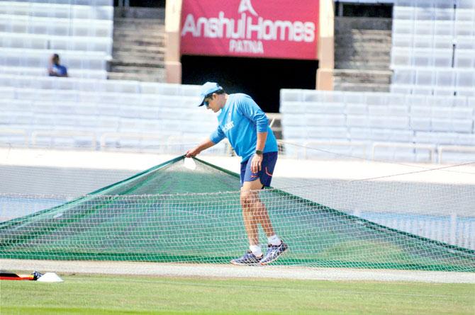 Team India head coach Anil Kumble takes a look at the pitch ahead of Thursday’s third Test against Australia in Ranchi yesterday. Pic/PTI