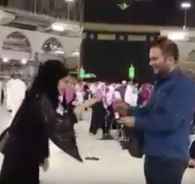 The journalist puts the ring on his would be wife