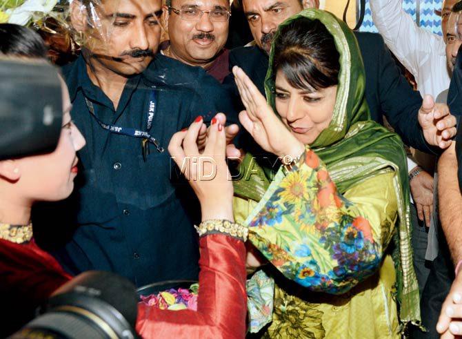 Mehbooba Mufti had an interactive session with the media at a Juhu hotel on Thursday. Pics/Satej Shinde