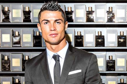 Cristiano Ronaldo to father twins via a surrogate mother