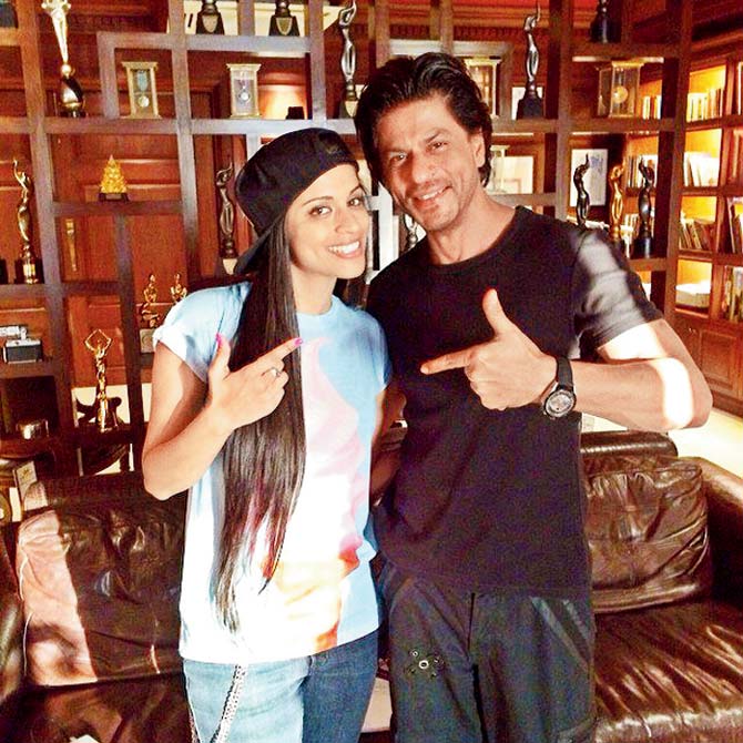 Lilly Singh aka Superwoman with Shah Rukh Khan at Mannat in 2014