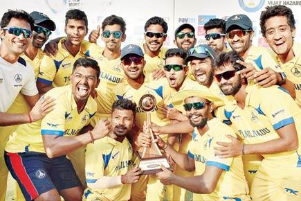 Vijay Hazare Final: TN bowlers clean up Bengal after DK's ton