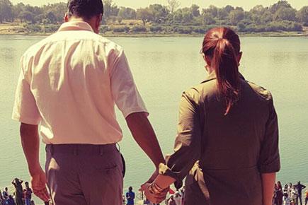 'Pad Man' begins! Here's the first photo of Akshay Kumar and Twinkle Khanna from the sets