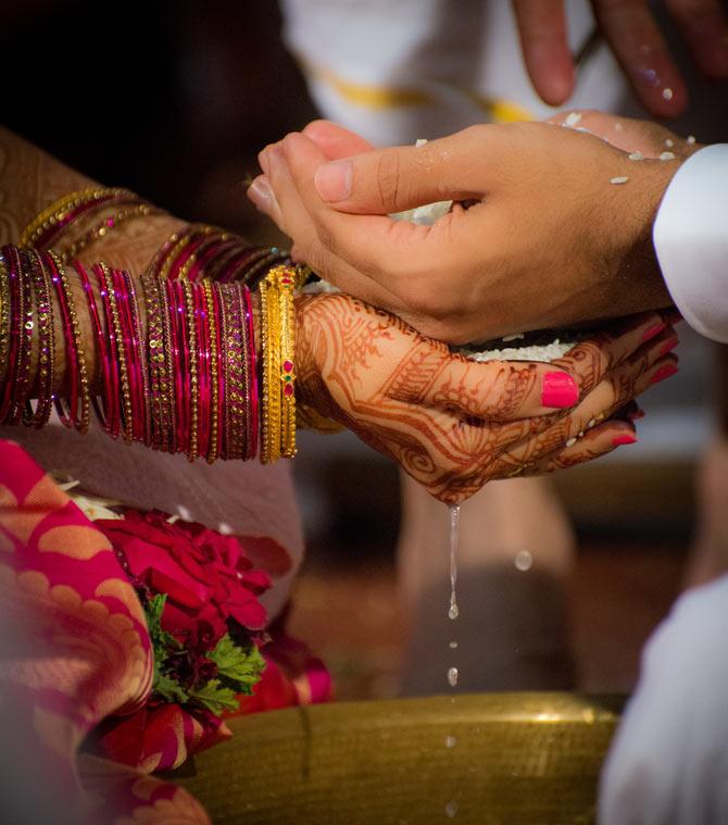 Pakistan adopts Hindu marriage law