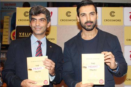 John Abraham promotes heart wellness at an event