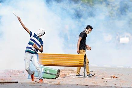 Clashes erupt again between Kashmiri students, security forces