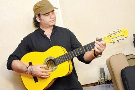 Mohit Chauhan dedicates song to his mom on Mother's Day